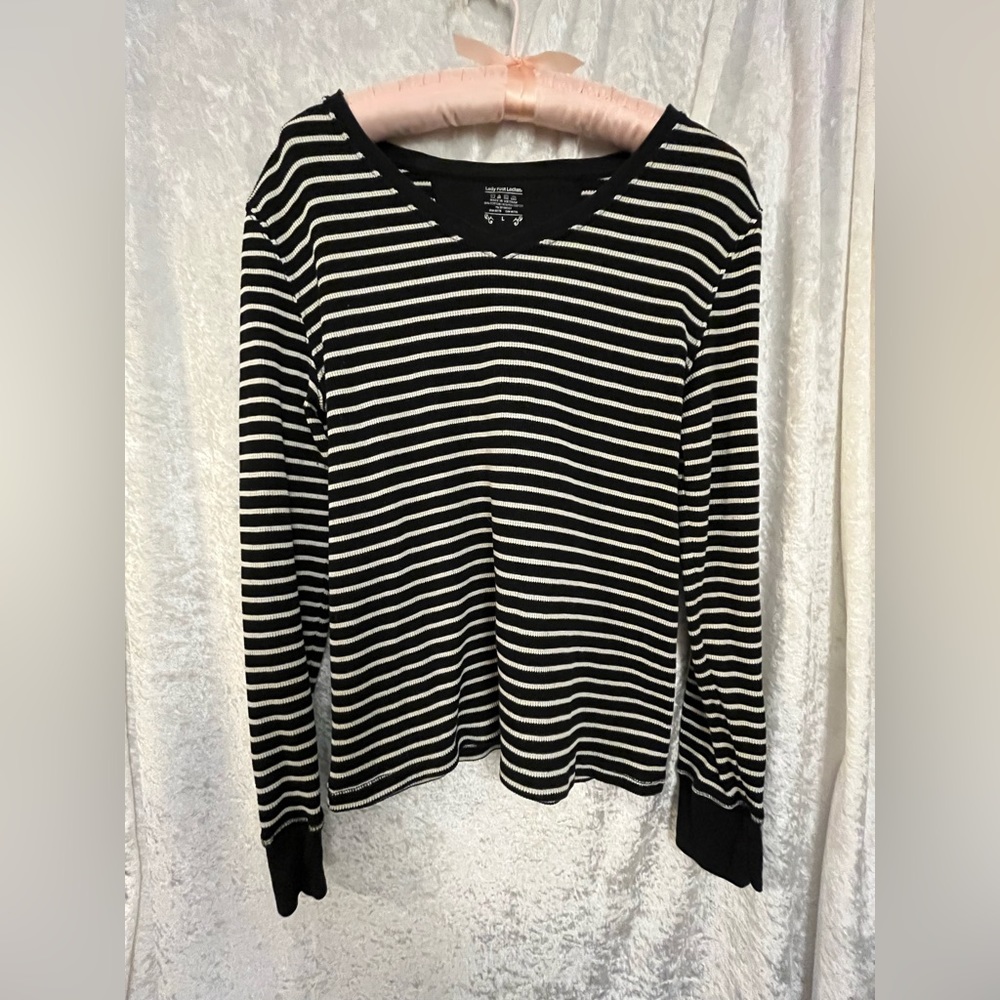 Lady Footlocker top